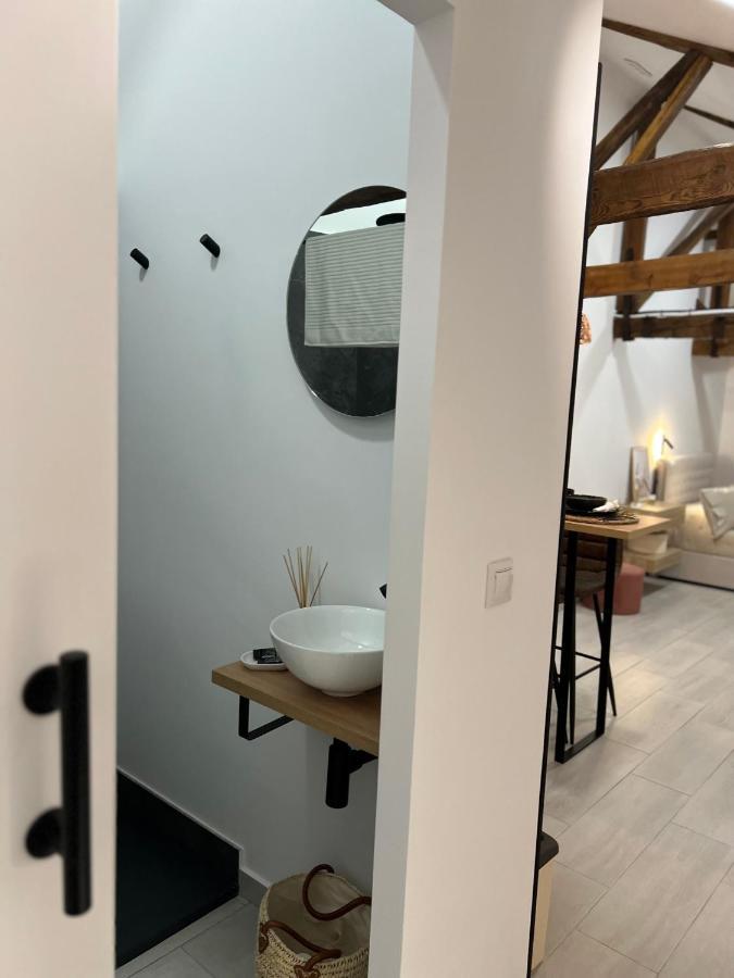 Suites Chic Cozy Herencia Екстериор снимка